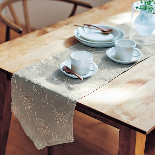 トルコ刺繍レース生地のテーブルマット