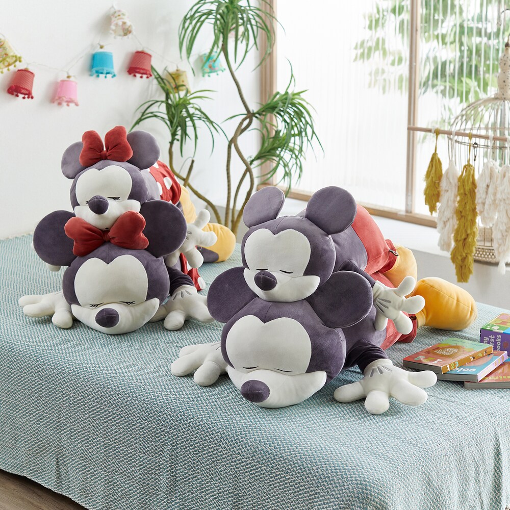 【ディズニー/Disney】おもちのような柔らかさの抱き枕 「ミッキー & ミニー」