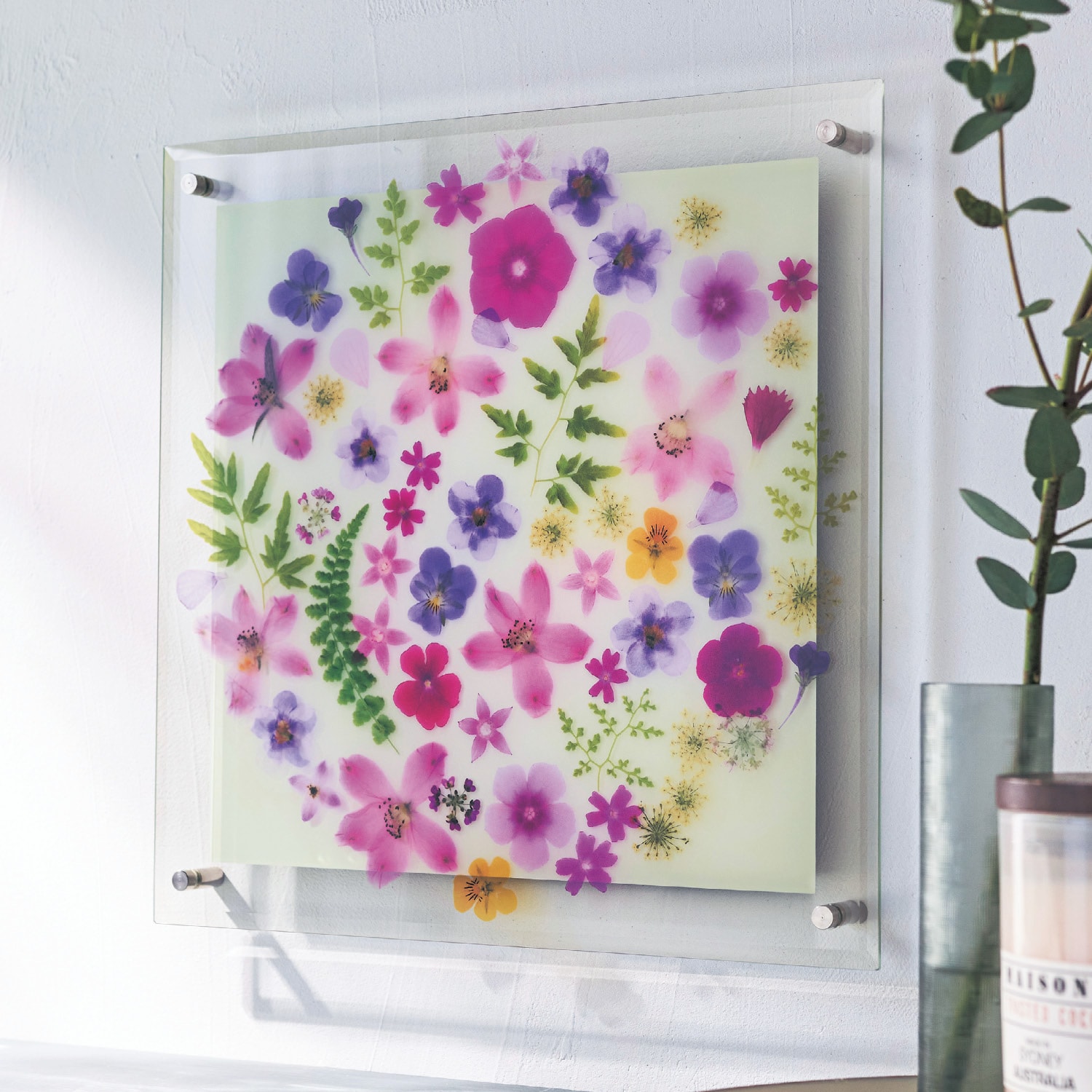 ＜ベルメゾン＞お花をコラージュしたようなガラスのアートボード