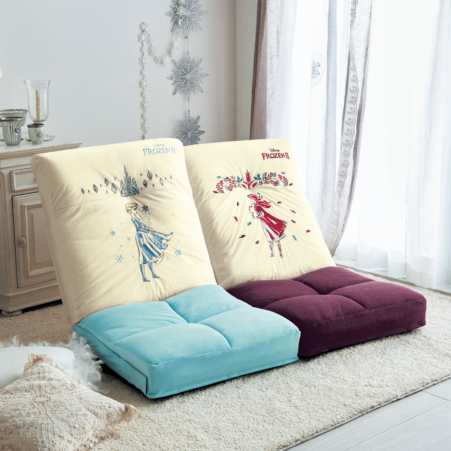 贅沢な刺繍に見惚れる ゆったりくつろげるローソファー 選べるキャラクター ディズニー Disney 通販のベルメゾンネット 贅沢な刺繍に見惚れる ゆったりくつろげるローソファー 選べるキャラクター ディズニー Disney 通販のベルメゾンネット