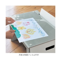 天板の保護フィルムの下に作品を挟むことも