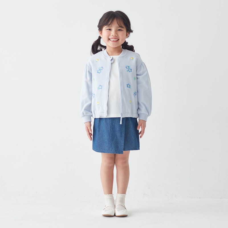 ペールブルー／モデル身長110cm・110サイズ着用