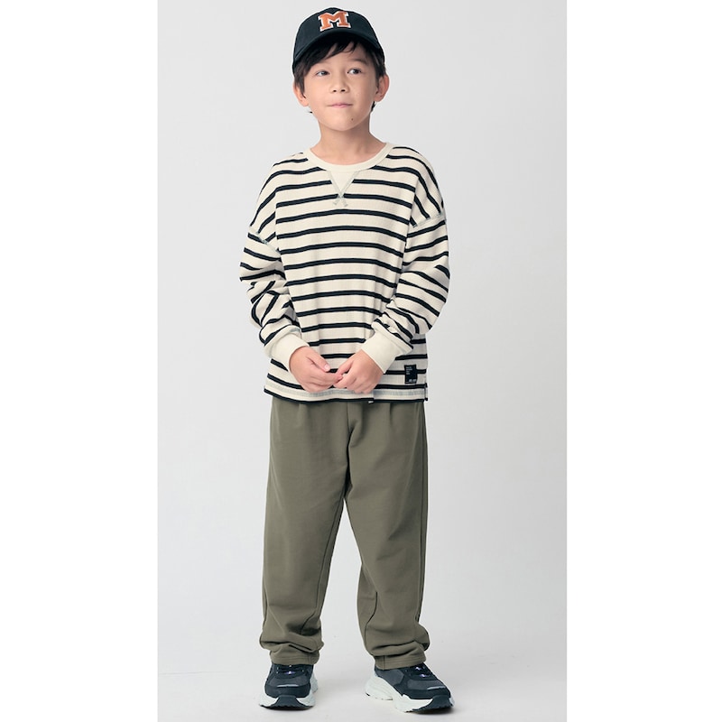 オフホワイト×ブラックボーダー／モデル身長125cm・サイズ130