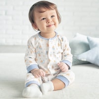 モデル身長72.5cm・70サイズ着用・体重8.8kg