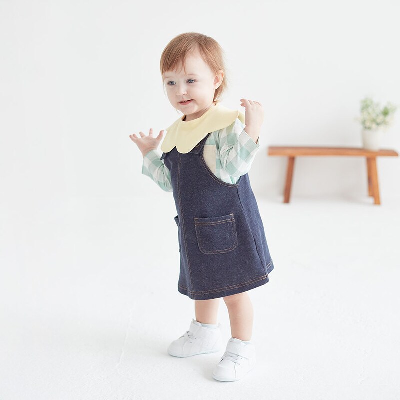 デニットネイビー／モデル身長80㎝・80サイズ着用