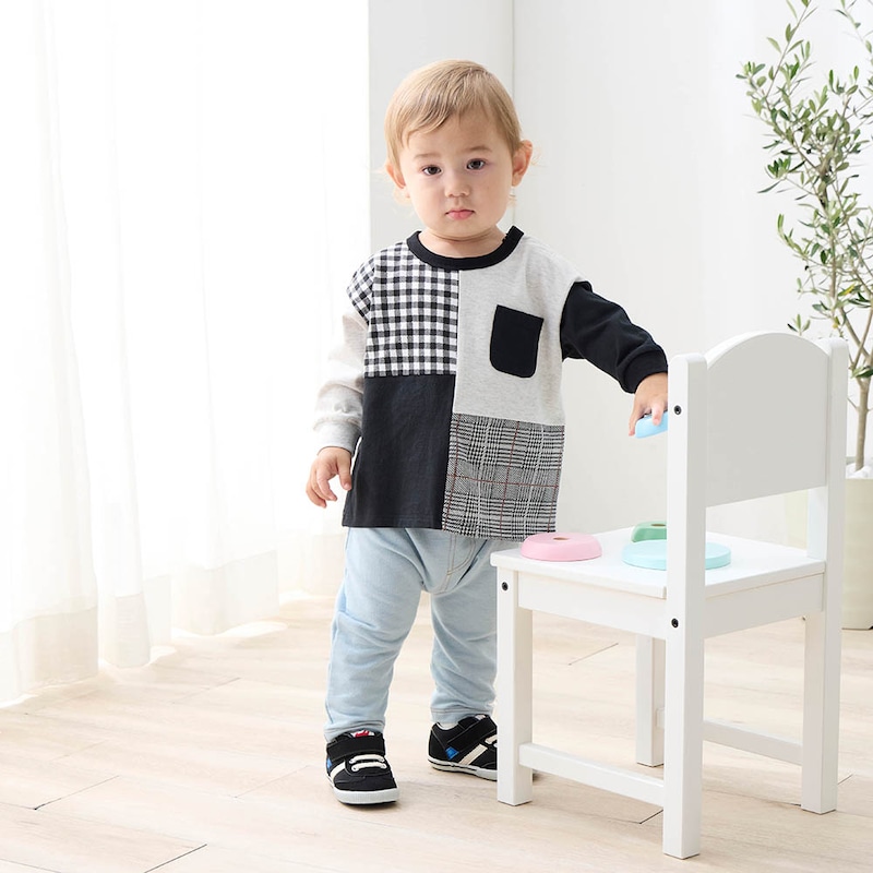 サックスデニット／モデル身長82cm・80サイズ着用・体重11kg