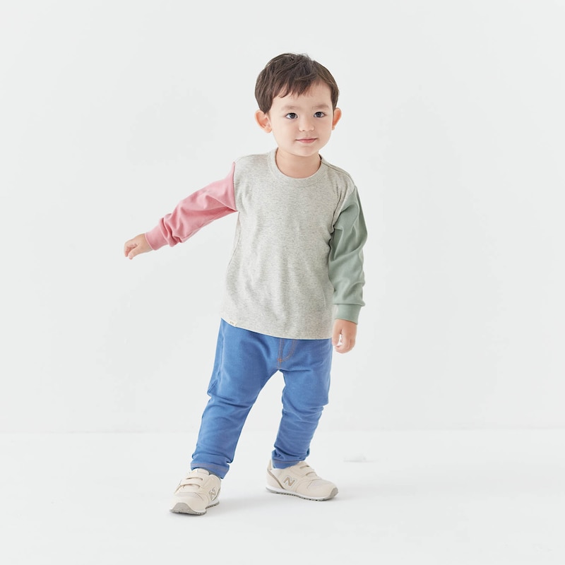 ブルーデニット／モデル身長88cm・90サイズ着用