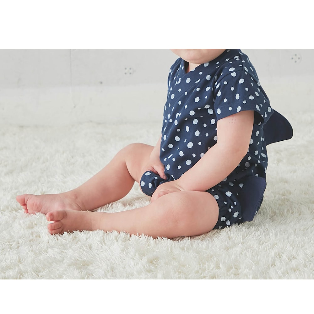 サメ（ネイビードット）／モデル身長74.5㎝・70サイズ着用・体重9.5㎏