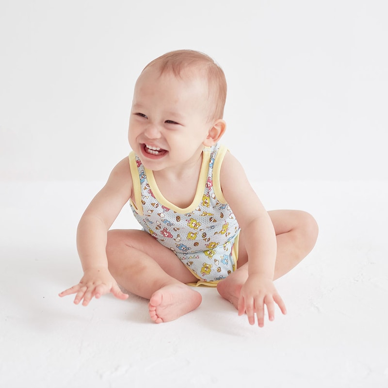 ネイビー系／モデル身長75㎝・70サイズ着用