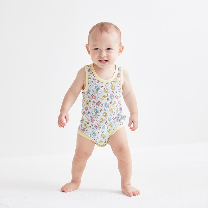 ネイビー系／モデル身長75㎝・70サイズ着用