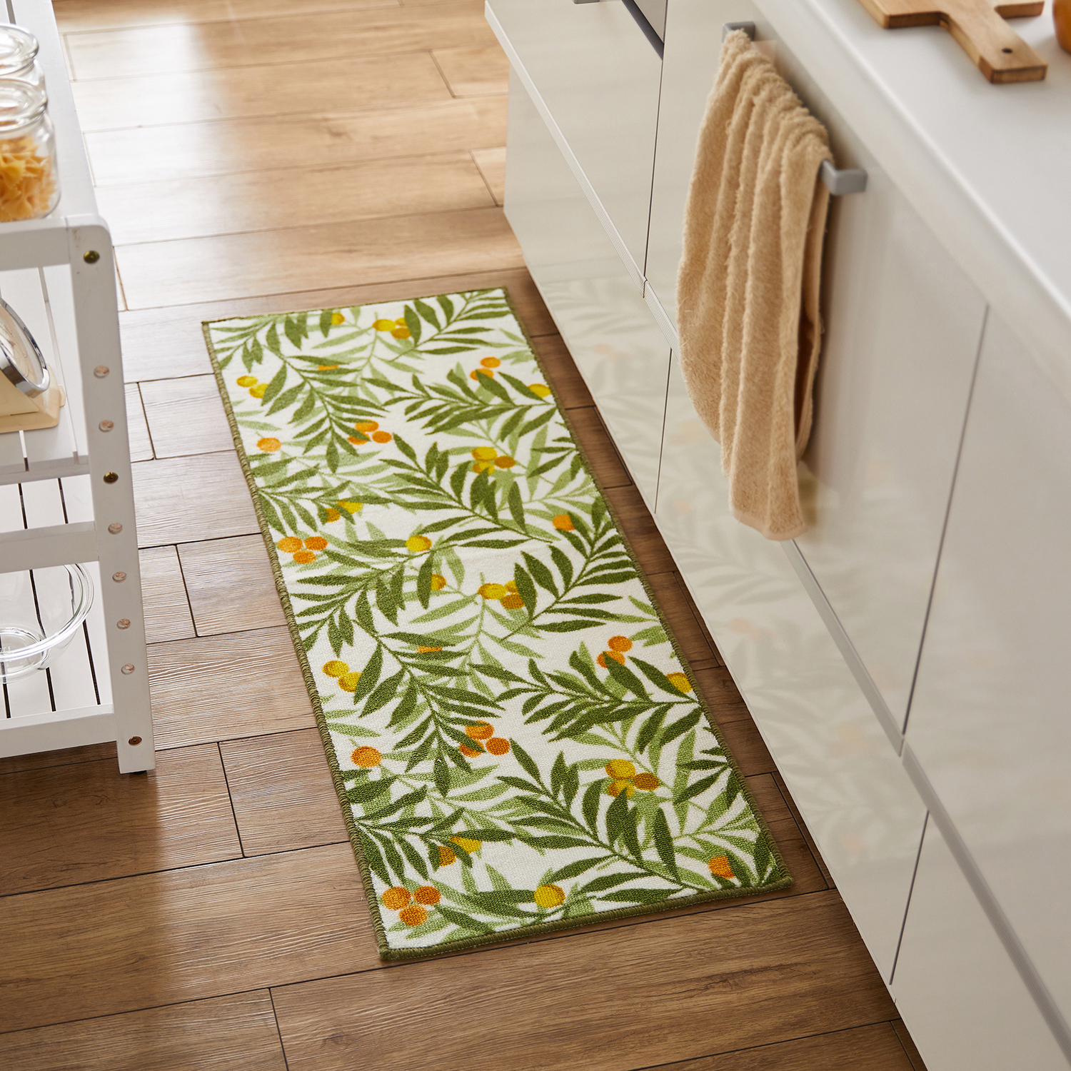 【ベルメゾン】華やかなリーフ柄のキッチンマット