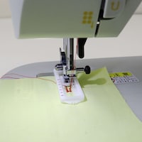 ボタンの大きさにあったボタンホールを縫うことができます