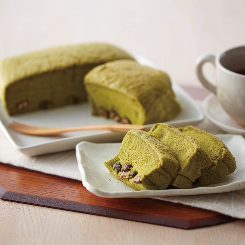 抹茶小豆カステラ／抹茶生地に小豆をあわせた大人の味わい