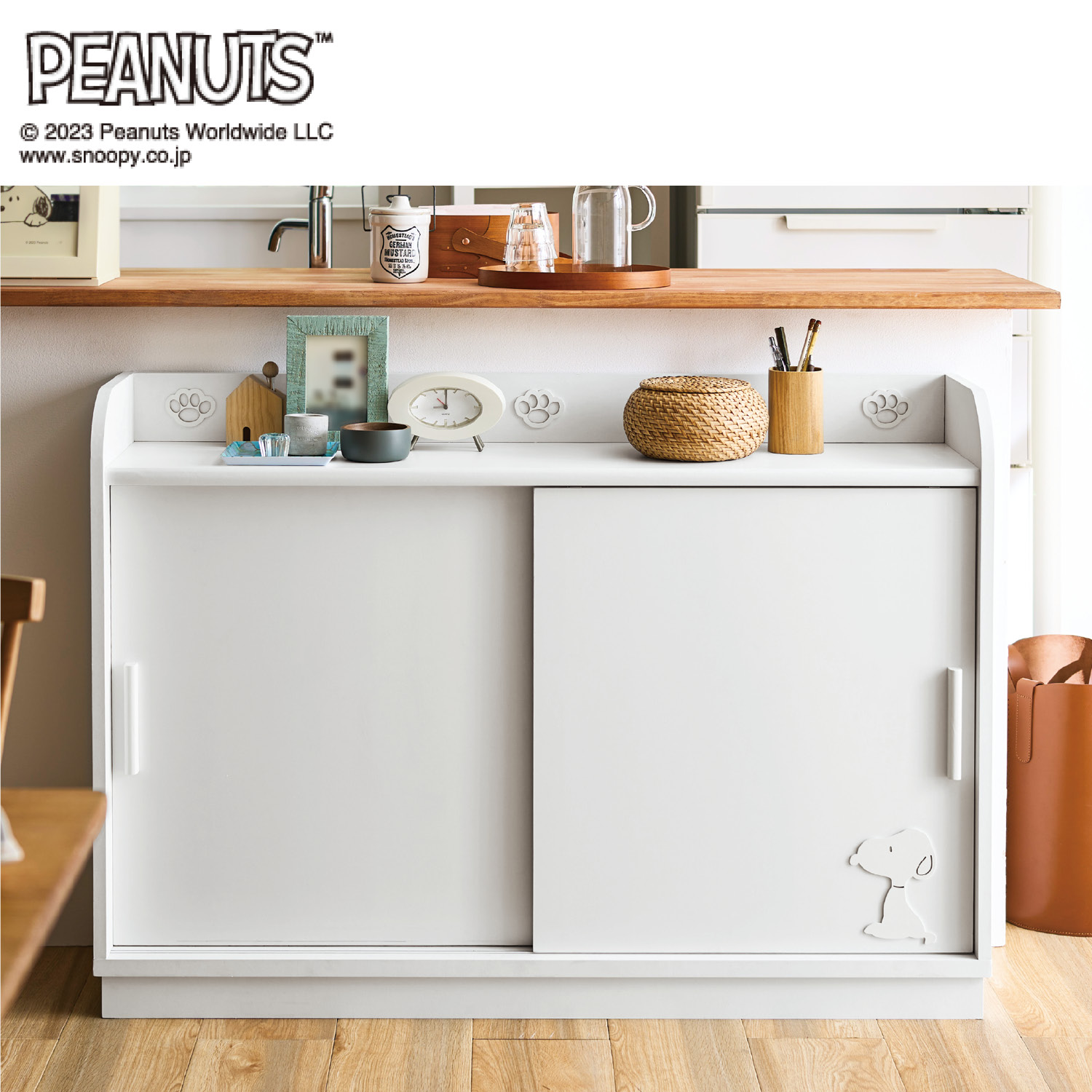 【ピーナッツ/PEANUTS】飾り棚付きカウンター下引戸キャビネット「スヌーピー」