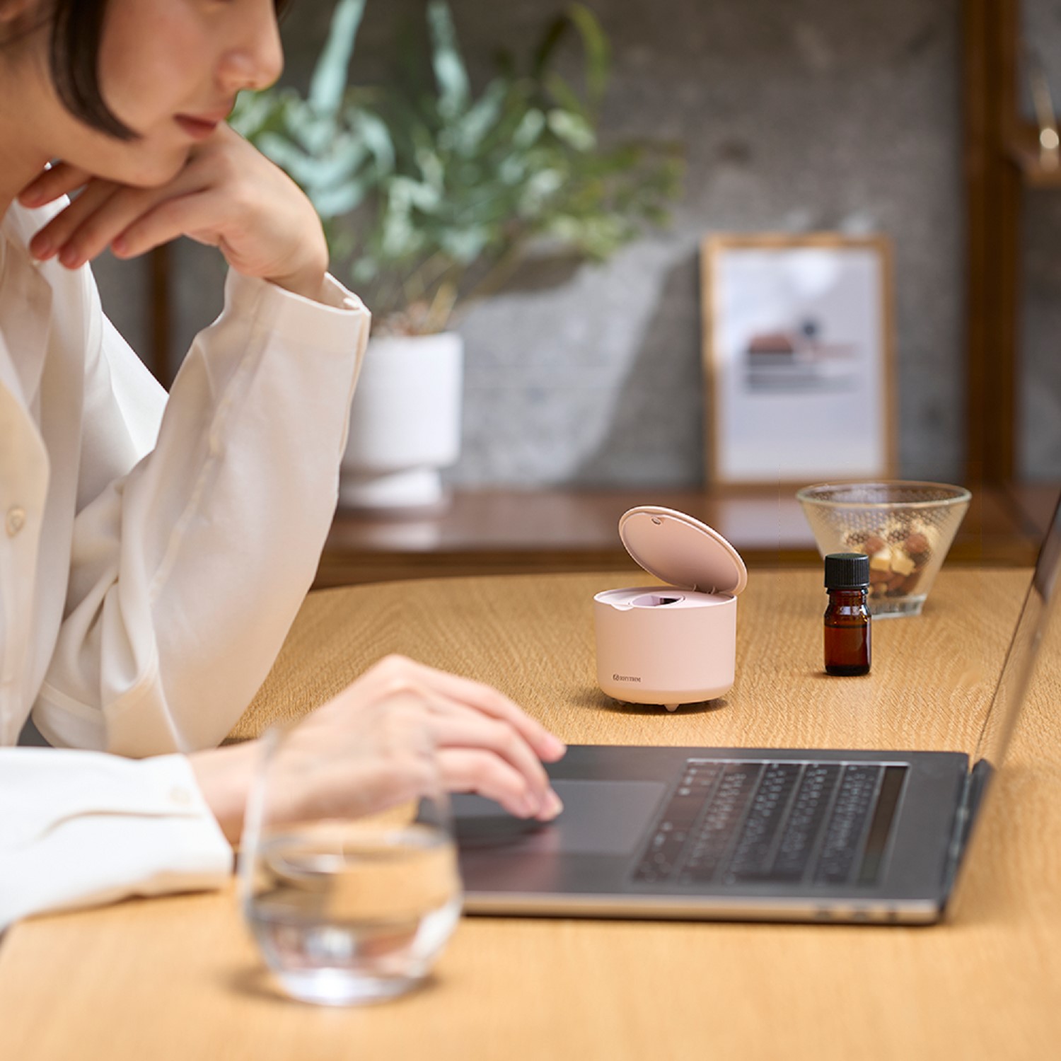 【ベルメゾン】コードレスでどこでも使えるアロマディフューザー「AROMAFUN」 【エッセンシャルオイル・精油対応】 【ベルメゾン】コードレスでどこでも使えるアロマディフューザー「AROMAFUN」 【エッセンシャルオイル・精油対応】