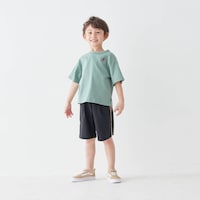 ブラック／モデル身長111cm・110サイズ着用