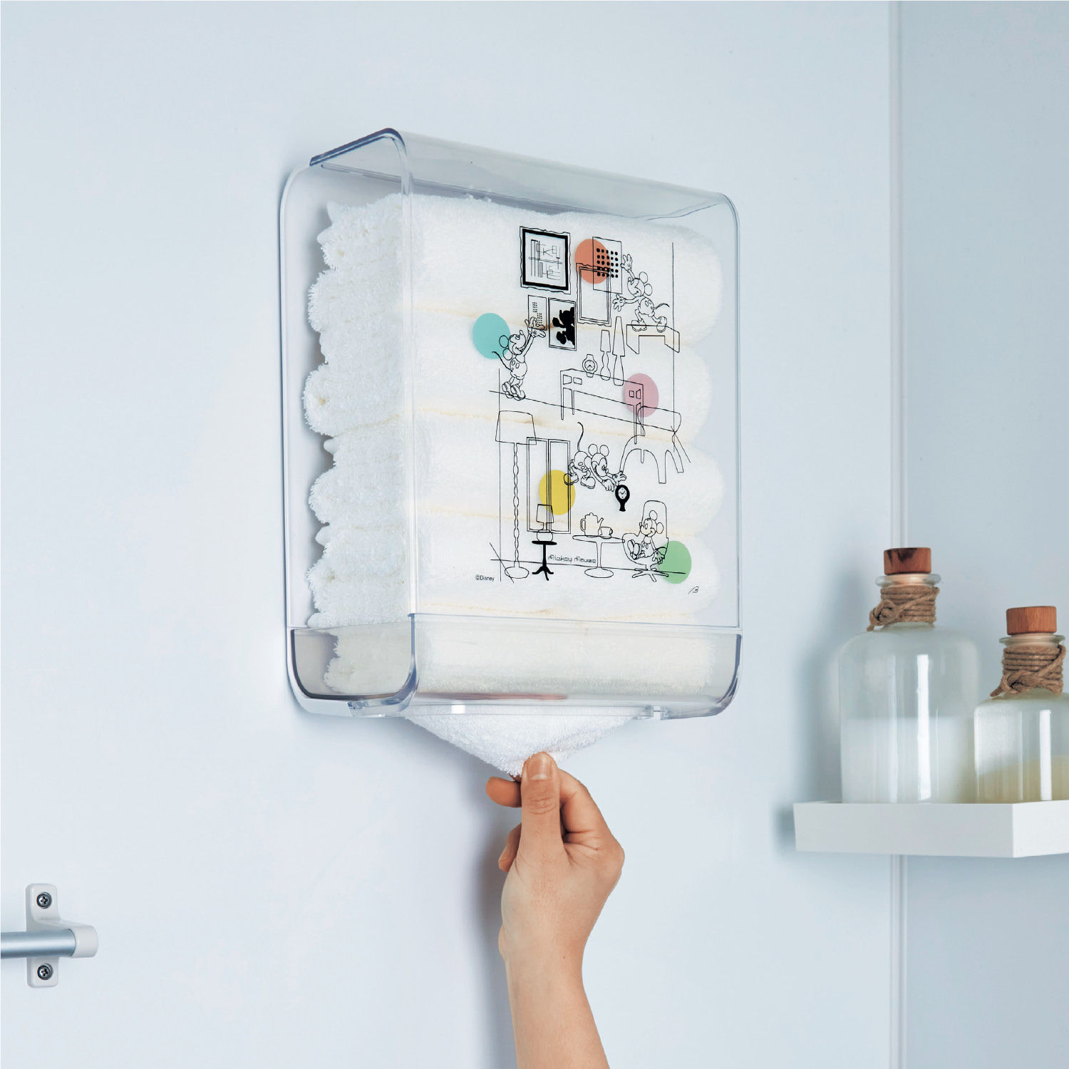 【ディズニー/Disney】壁付けできる取り出しやすいタオルホルダー「ミッキー & フレンズ」 【ディズニー/Disney】壁付けできる取り出しやすいタオルホルダー「ミッキー & フレンズ」