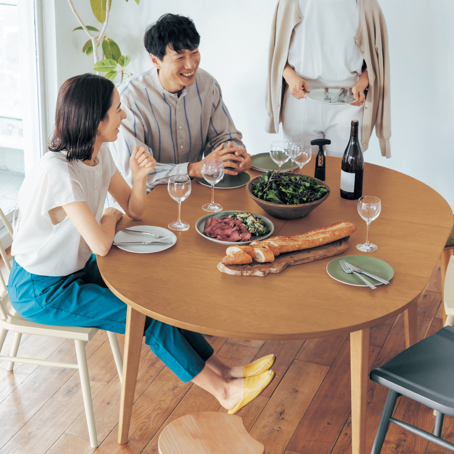 集える円形エクステンションダイニングテーブル <幅110cm・幅150cm><2人用~6人用>(BELLE MAISON DAYS) 集える円形エクステンションダイニングテーブル <幅110cm・幅150cm><2人用~6人用>(BELLE MAISON DAYS)