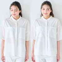 左：ブラのみ着用／右：ブラ+当商品（グレージュ）着用