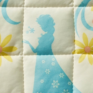 柄アップ　アナと雪の女王