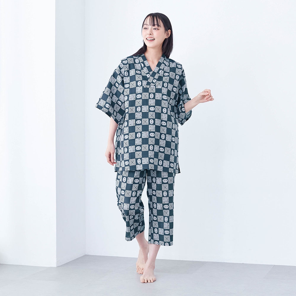 ベイマックス（市松模様）　モデル身長165cm／M ※撮影用のため着丈+2㎝・袖丈+1㎝･股下+4㎝