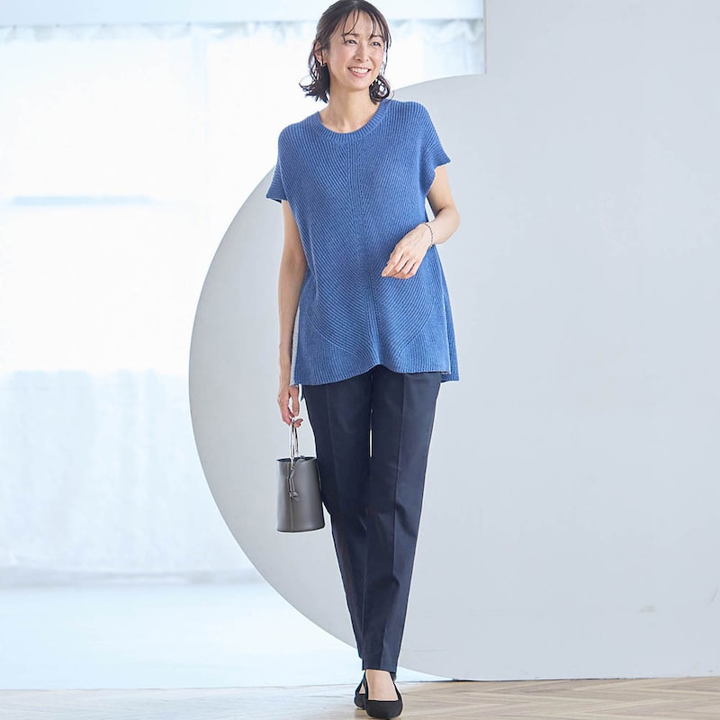 モデル身長169cm／M・股下68cm　※写真は撮影用のため股下+6cmになります。