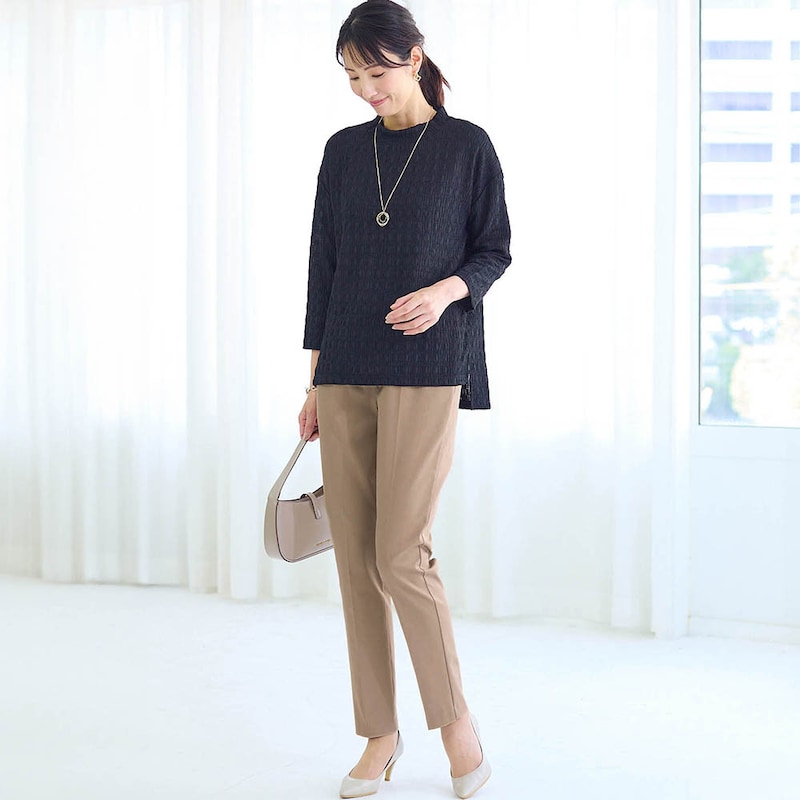 モデル身長173cm／M・股下68cm　※写真は撮影用のため股下+6cmになります。