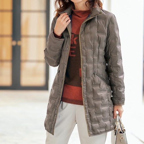 軽量高密度シームレスダウンコート