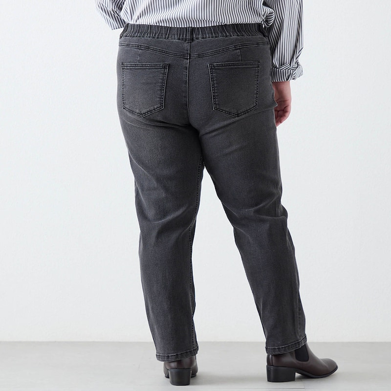 モデル身長157cm／3L・股下66cm