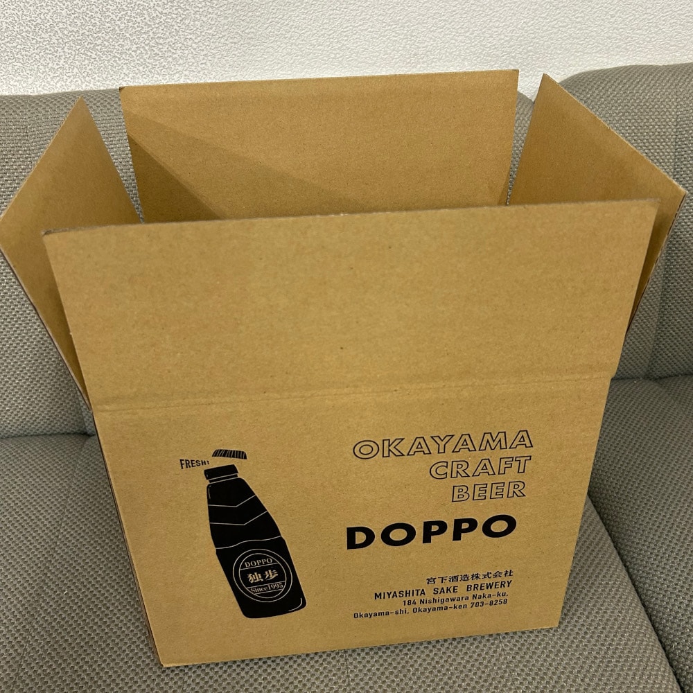 専用の段ボール箱に入れてお届けします。