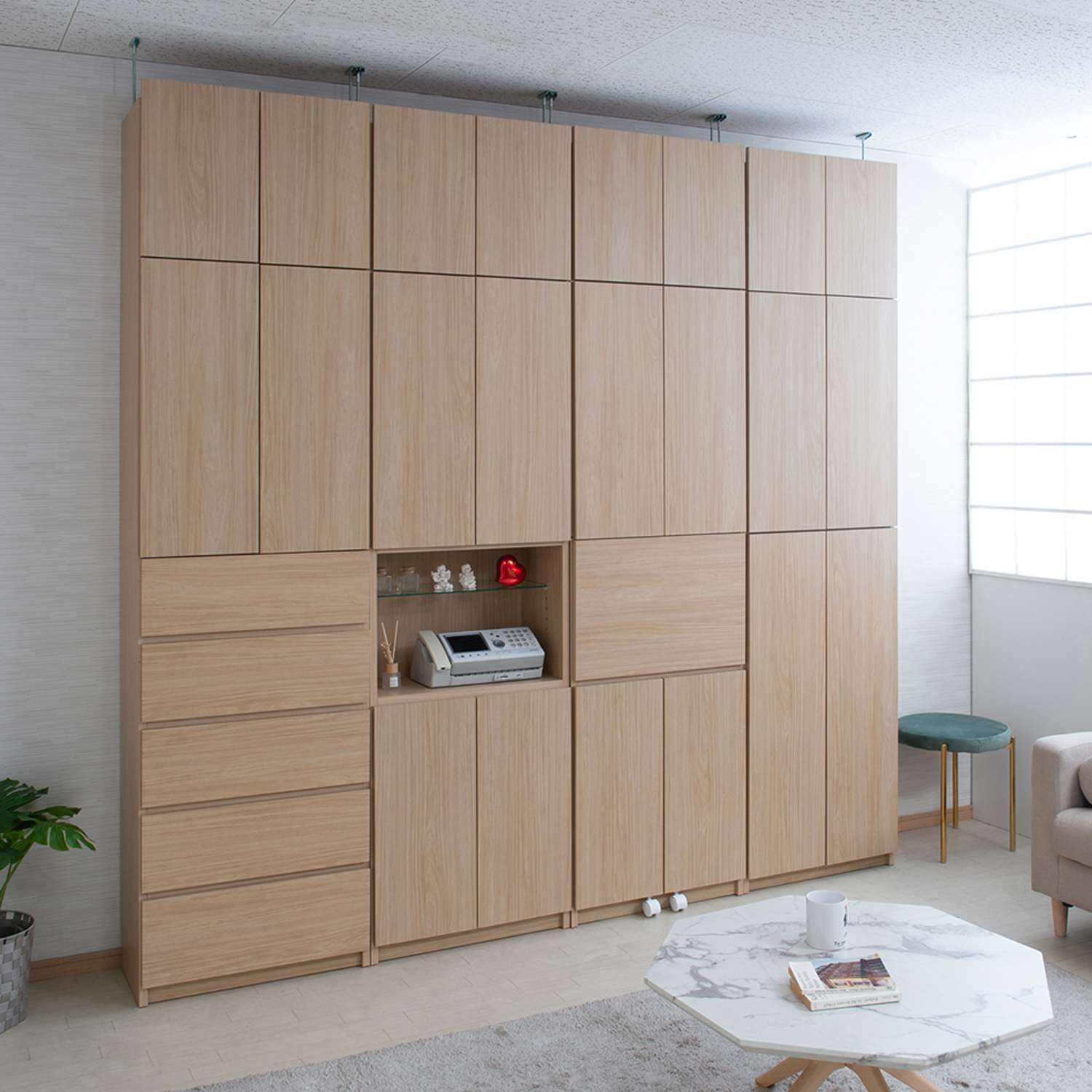 【ベルメゾン】木目柄のきれいな突っ張り壁面キャビネット 【ベルメゾン】木目柄のきれいな突っ張り壁面キャビネット