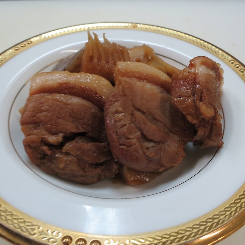 豚バラ角煮と竹の子・こんにゃくの煮物