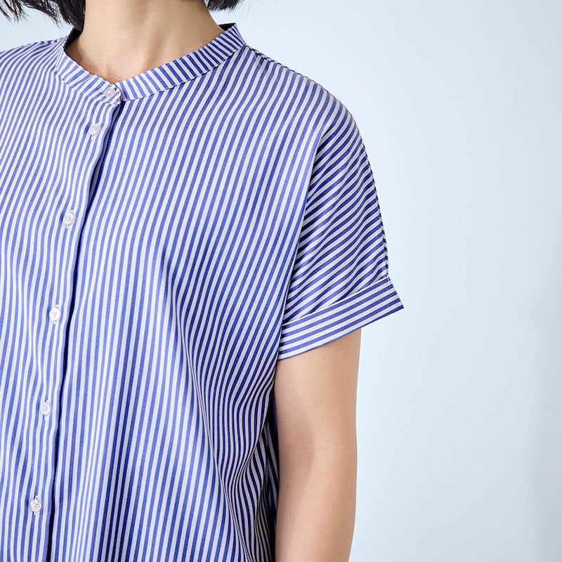 折り返した袖口はすっきり見えにも効果あり