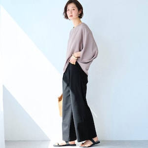 モデル身長168cm／M・股下62cm ※写真は撮影用のため股下+6cmになります。ブラック着用