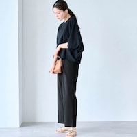 モデル身長166cm／M・股下62cm ※写真は撮影用のため股下+6cmになります。ブラック着用