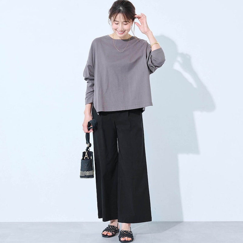 モデル身長168cm／M・股下62cm　※写真は撮影用のため、股下+6cmになります。