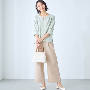 モデル身長167cm／M・股下62cm ※写真は撮影用のため股下+6cmになります。グレージュ着用