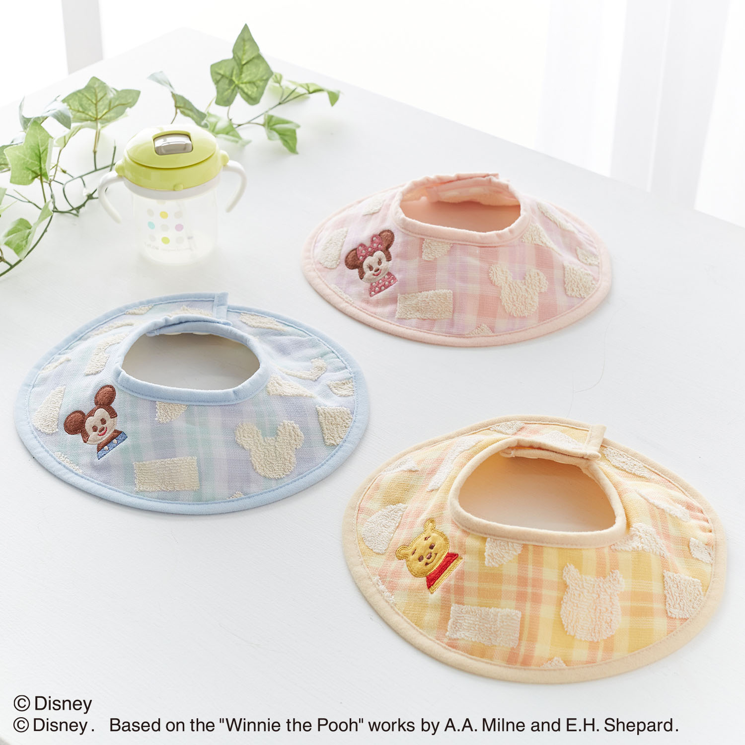 【ディズニー/Disney】綿素材を使ったチェック柄のスタイ(選べるキャラクター)