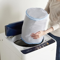 カバーは取り外してネット使用で洗濯機で洗えます。