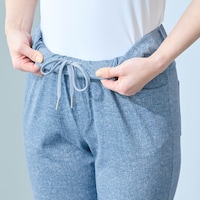 ウエストは総ゴム＋ひもで調節可能