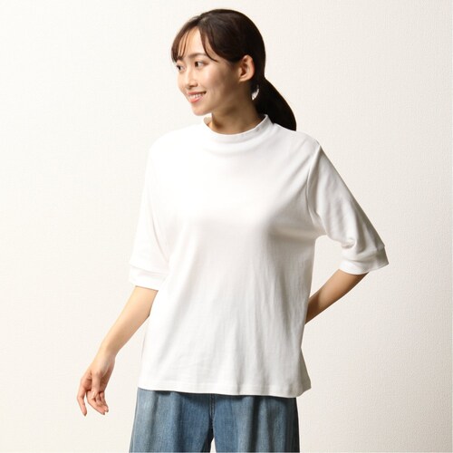 綿素材のハイネックカットソー