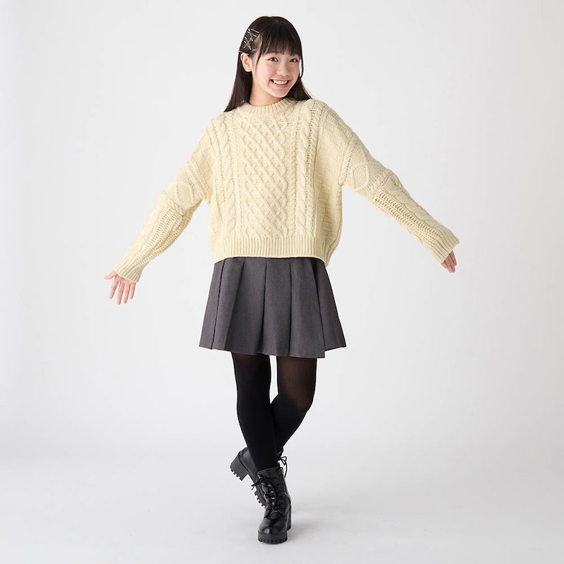 アイボリー／モデル身長151.5cm・JｰS（150～160）サイズ着用