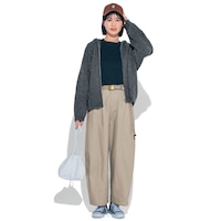 ライトグレージュ／モデル身長164cm・サイズJ-M