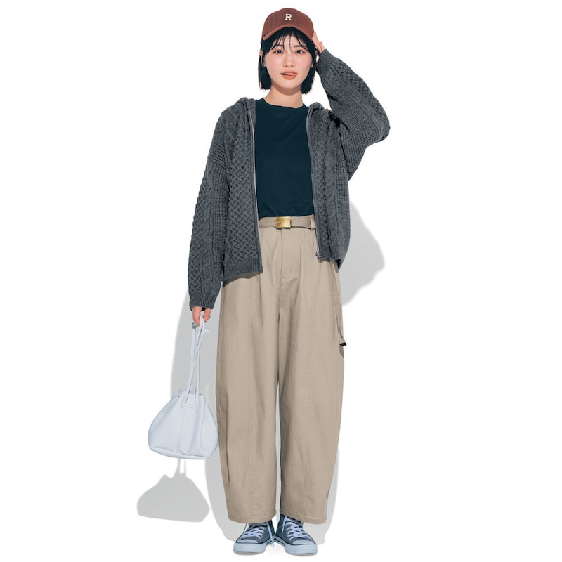 ライトグレージュ／モデル身長164cm・サイズJ-M