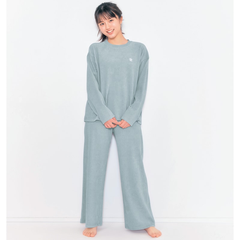 ペールブルー／モデル身長160cm・160サイズ着用