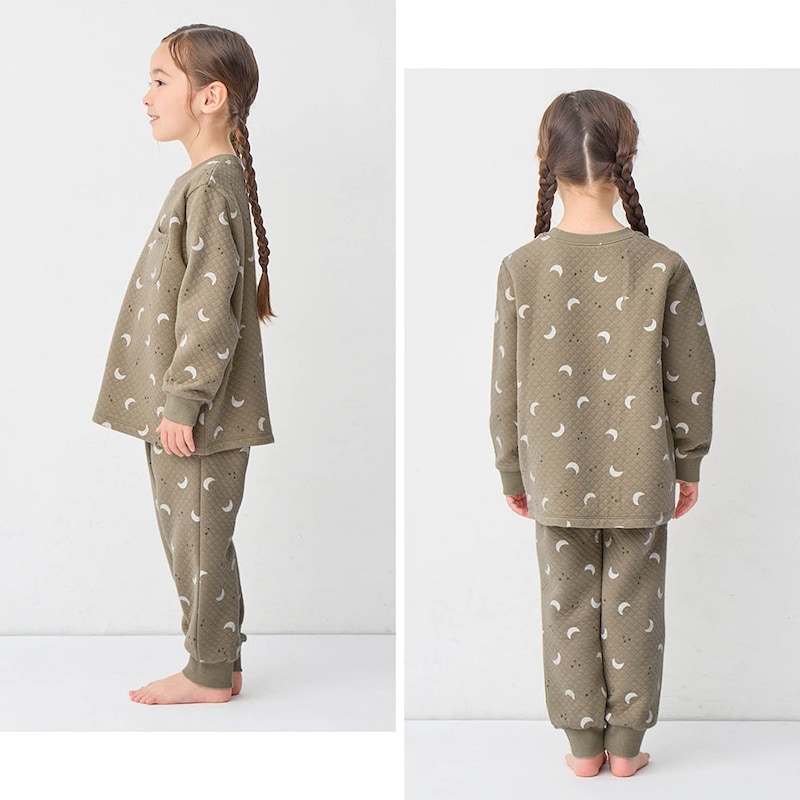 カーキベージュ（月）／モデル身長109cm・110サイズ着用