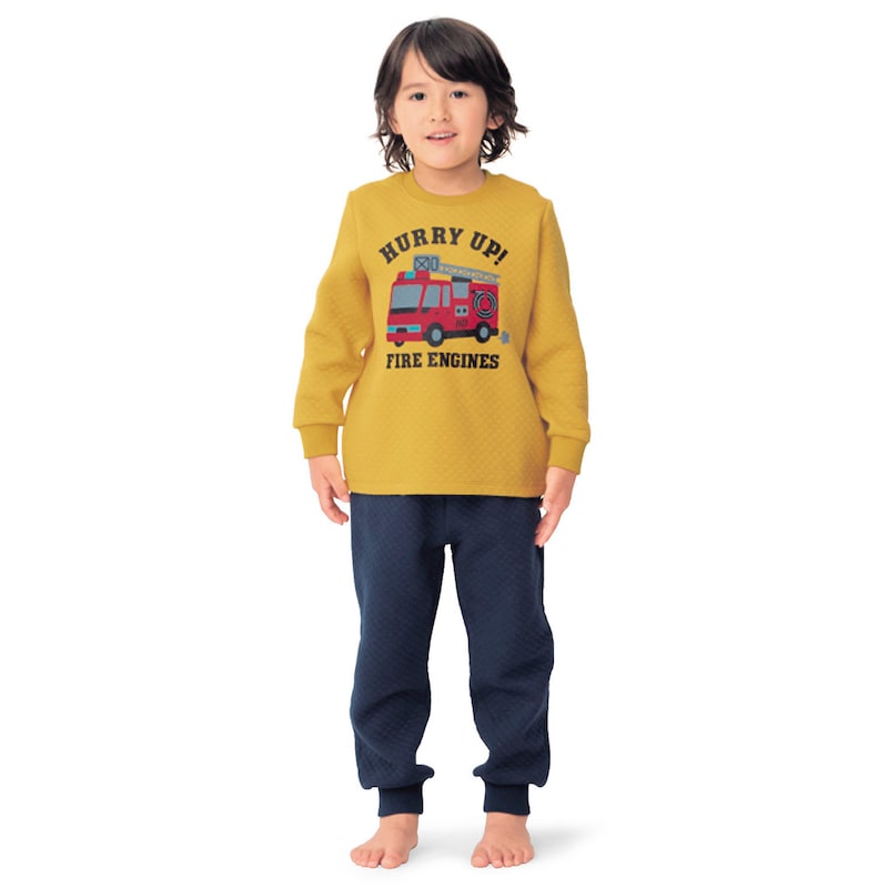 イエロー（クルマ）／モデル身長113cm・サイズ110