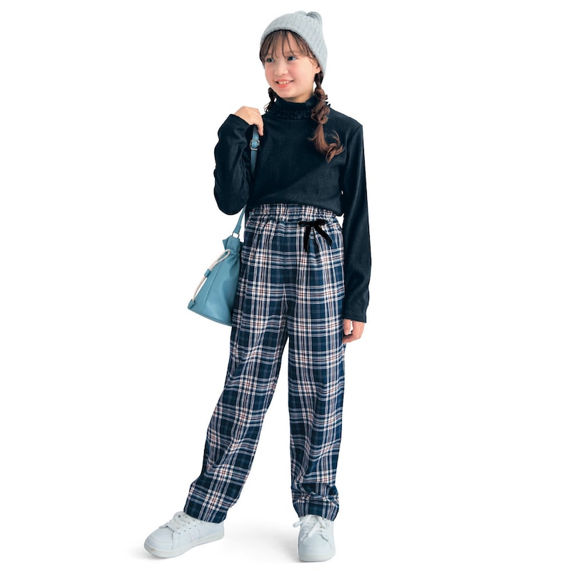 ネイビーチェック／モデル身長135cm・サイズ140