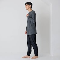 ややゆったりシルエットでラクな着心地