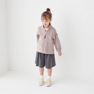チャコール／モデル身長114cm・110サイズ着用